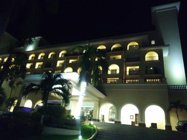 Grand Solaris Hotel Cancun - Lit up in the night time Oct 2020 Sapio Trekual Travel Magazine